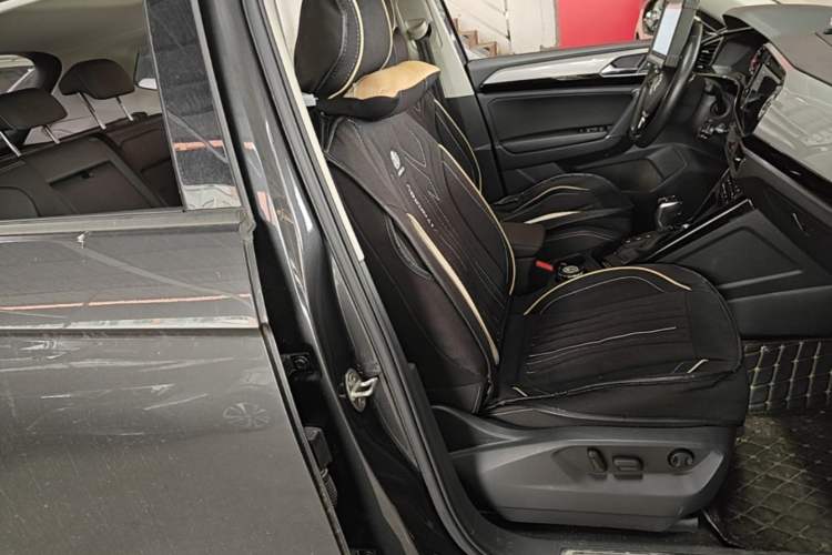 Used Volkswagen Tayron 2020 330TSI Two-Wheel Drive Luxury Smart Connectivity Version Right Front Seat