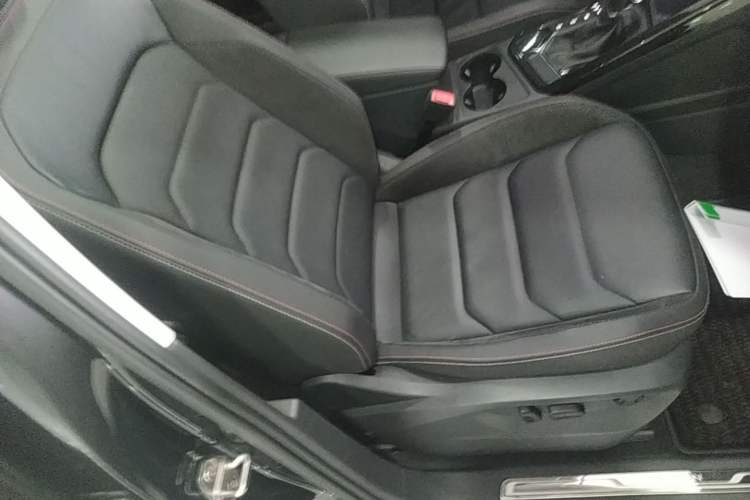 Used Volkswagen Tayron 2020 330TSI Two-Wheel Drive Luxury Smart Connectivity Version Right Front Seat