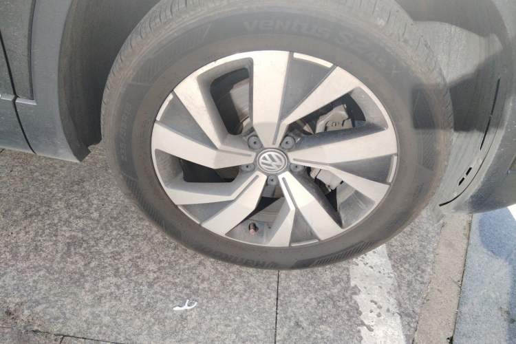 Used Volkswagen Tayron 2020 330TSI Two-Wheel Drive Luxury Smart Connectivity Version Right Front Wheel Hub