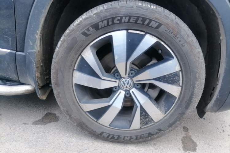 Used Volkswagen Tayron 2020 330TSI Two-Wheel Drive Luxury Smart Connectivity Version Right Front Wheel Hub