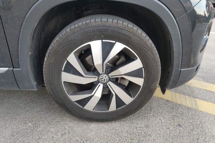 Used Volkswagen Tayron 2020 330TSI Two-Wheel Drive Luxury Smart Connectivity Version Right Front Wheel Hub