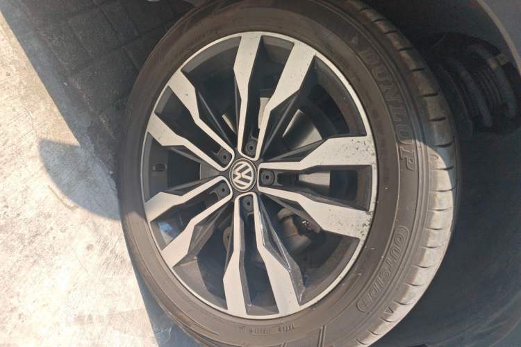 Used Volkswagen Tayron 2020 380TSI All-Wheel Drive R-Line Connected Version Right Front Wheel Hub