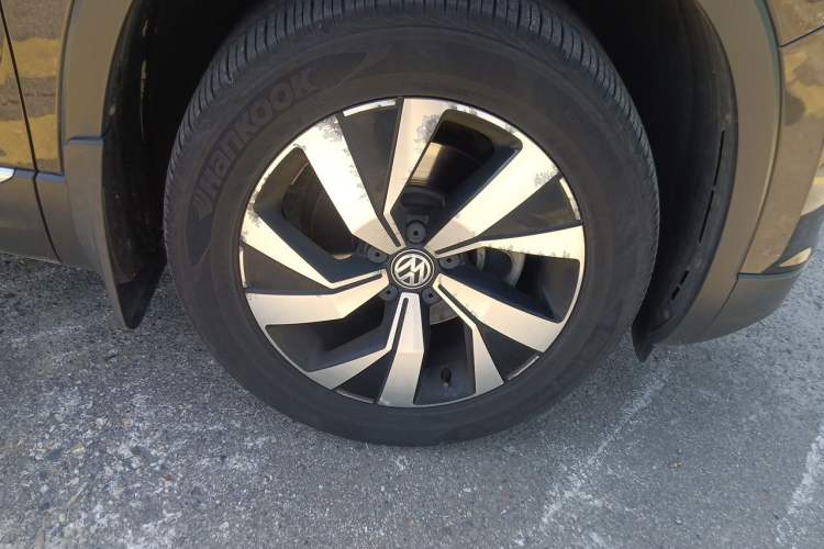 Used Volkswagen Tayron 2020 330TSI Two-Wheel Drive Luxury Smart Connectivity Version Right Front Wheel Hub