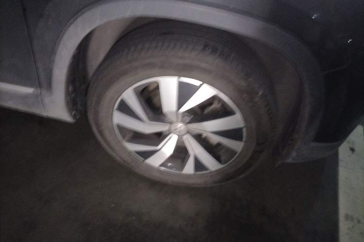 Used Volkswagen Tayron 2020 330TSI Two-Wheel Drive Luxury Smart Connectivity Version Right Front Wheel Hub