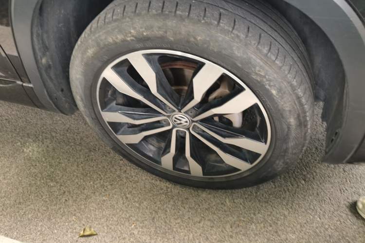 Used Volkswagen Tayron 2020 380TSI All-Wheel Drive R-Line Connected Version Right Front Wheel Hub