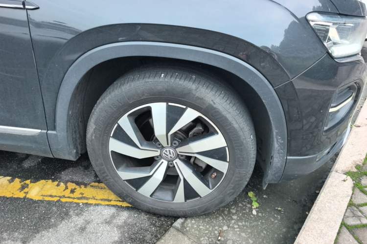 Used Volkswagen Tayron 2020 330TSI Two-Wheel Drive Luxury Smart Connectivity Version Right Front Wheel Hub