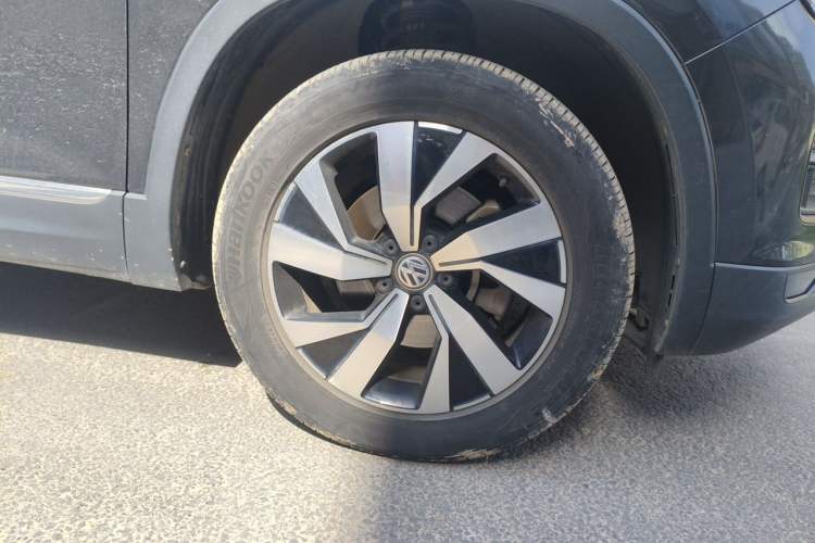 Used Volkswagen Tayron 2020 330TSI Two-Wheel Drive Luxury Smart Connectivity Version Right Front Wheel Hub
