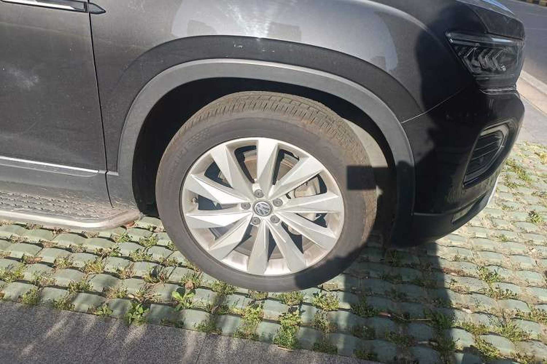 Used Volkswagen Tayron 2020 330TSI Two-Wheel Drive Luxury Connected Pro Edition Right Front Wheel Hub
