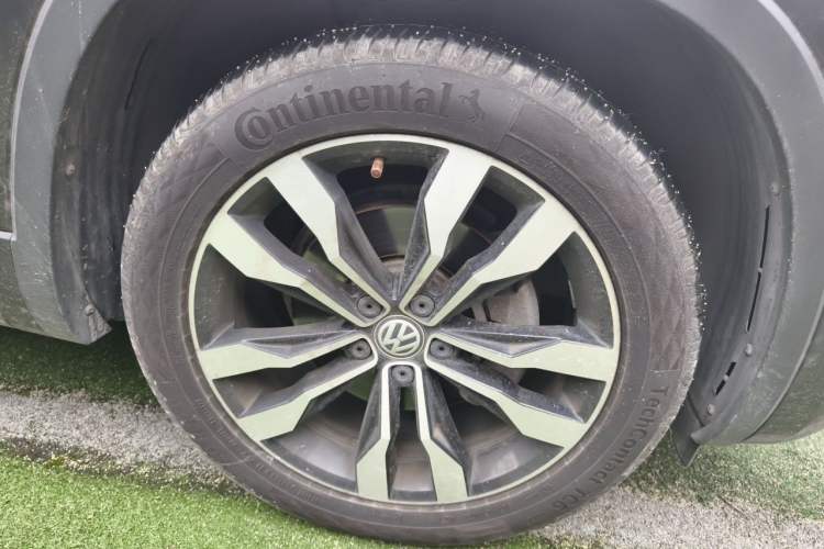 Used Volkswagen Tayron 2020 380TSI All-Wheel Drive R-Line Connected Version Right Front Wheel Hub