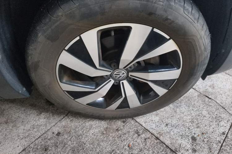 Used Volkswagen Tayron 2020 330TSI Two-Wheel Drive Luxury Smart Connectivity Version Right Front Wheel Hub