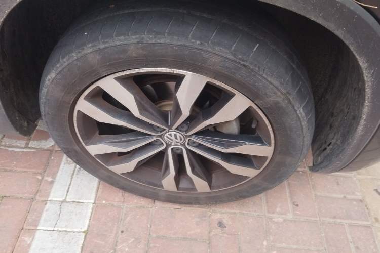 Used Volkswagen Tayron 2020 380TSI All-Wheel Drive R-Line Connected Version Right Front Wheel Hub