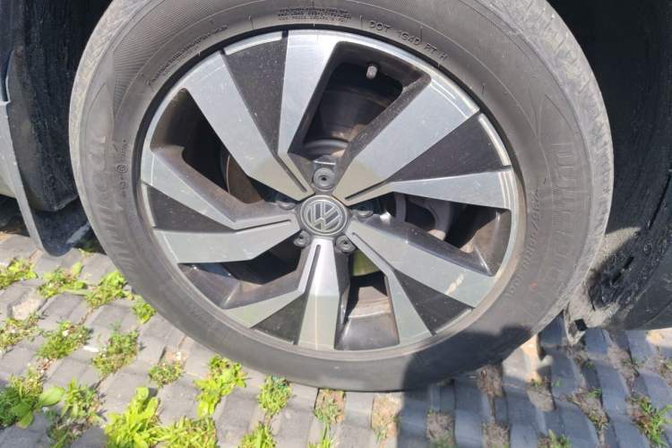 Used Volkswagen Tayron 2020 330TSI Two-Wheel Drive Luxury Smart Connectivity Version Right Front Wheel Hub