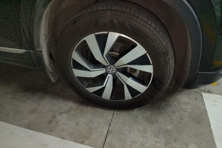 Used Volkswagen Tayron 2020 330TSI Two-Wheel Drive Luxury Smart Connectivity Version Right Front Wheel Hub