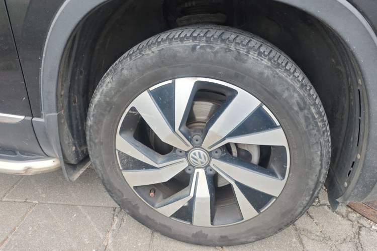 Used Volkswagen Tayron 2020 330TSI Two-Wheel Drive Luxury Smart Connectivity Version Right Front Wheel Hub