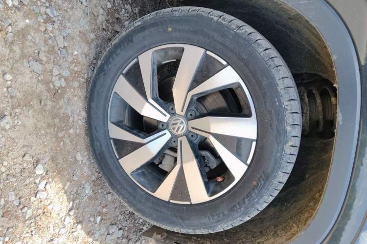 Used Volkswagen Tayron 2020 330TSI Two-Wheel Drive Luxury Smart Connectivity Version Right Front Wheel Hub