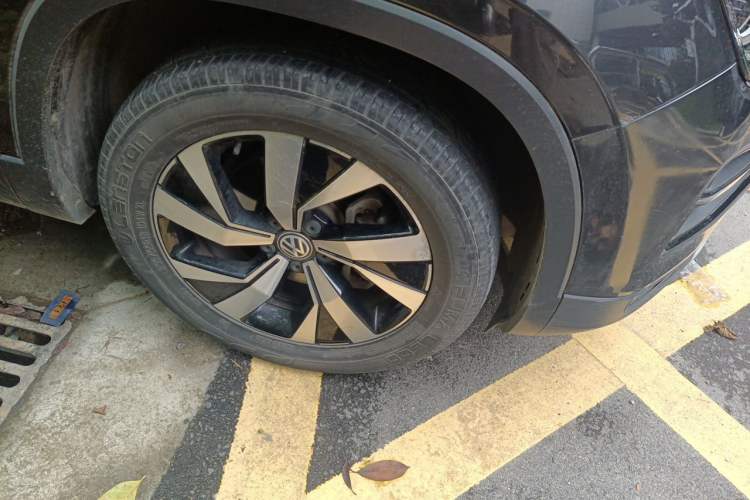 Used Volkswagen Tayron 2020 330TSI Two-Wheel Drive Luxury Smart Connectivity Version Right Front Wheel Hub