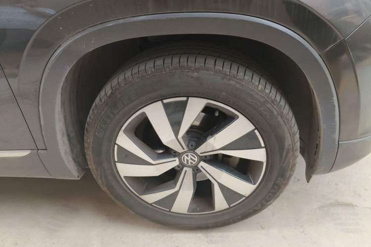 Used Volkswagen Tayron 2020 330TSI Two-Wheel Drive Luxury Smart Connectivity Version Right Front Wheel Hub