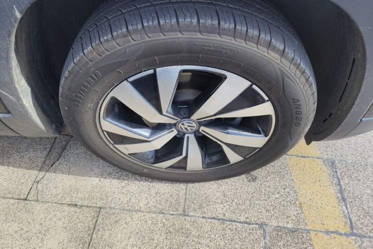 Used Volkswagen Tayron 2020 280TSI Two-Wheel Drive Luxury Connect Edition Right Front Wheel Hub
