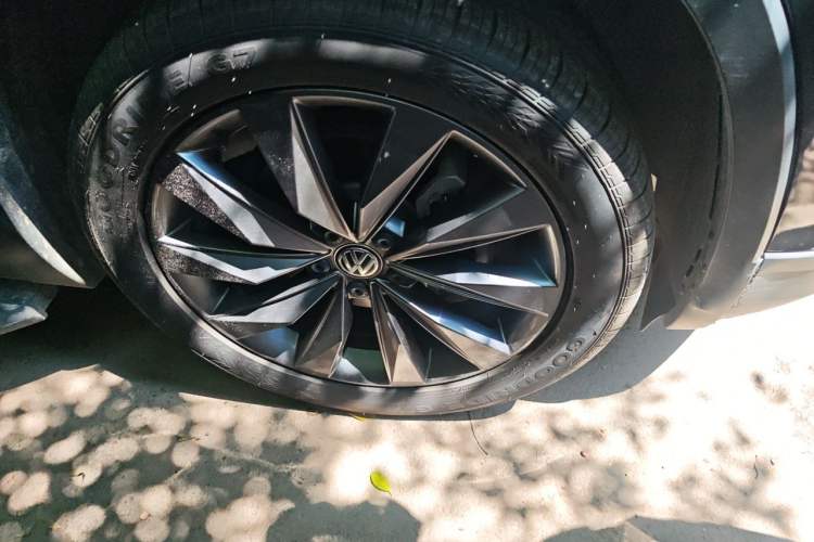 Used Volkswagen Tayron 2020 330TSI Two-Wheel Drive Luxury Smart Connectivity Version Right Front Wheel Hub