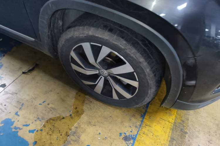 Used Volkswagen Tayron 2020 330TSI Two-Wheel Drive Luxury Smart Connectivity Version Right Front Wheel Hub