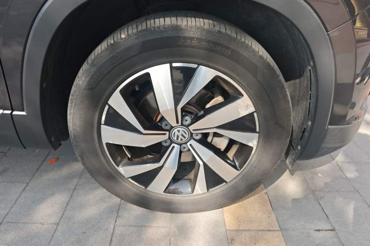 Used Volkswagen Tayron 2020 330TSI Two-Wheel Drive Luxury Smart Connectivity Version Right Front Wheel Hub