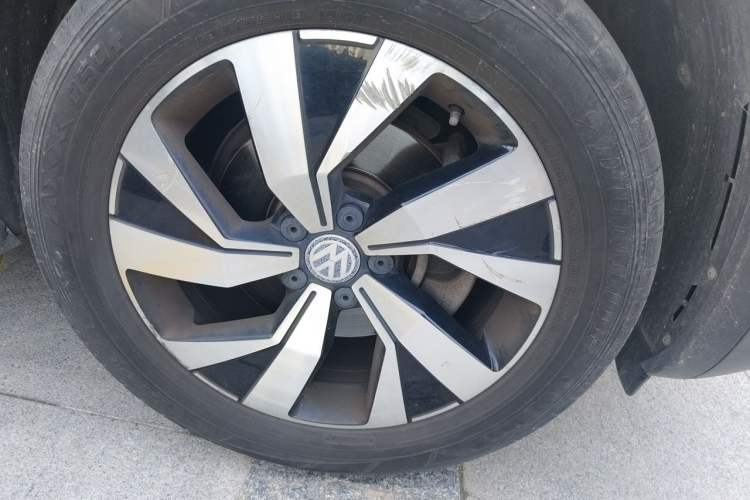 Used Volkswagen Tayron 2020 330TSI Two-Wheel Drive Luxury Smart Connectivity Version Right Front Wheel Hub