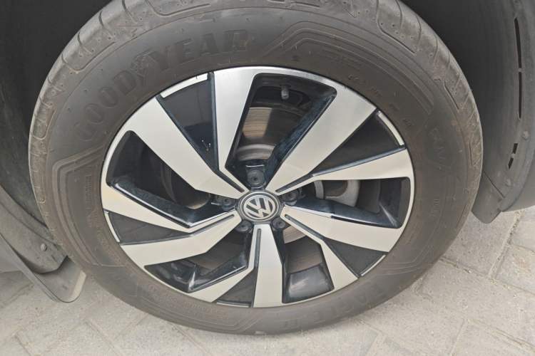 Used Volkswagen Tayron 2020 330TSI Two-Wheel Drive Luxury Smart Connectivity Version Right Front Wheel Hub