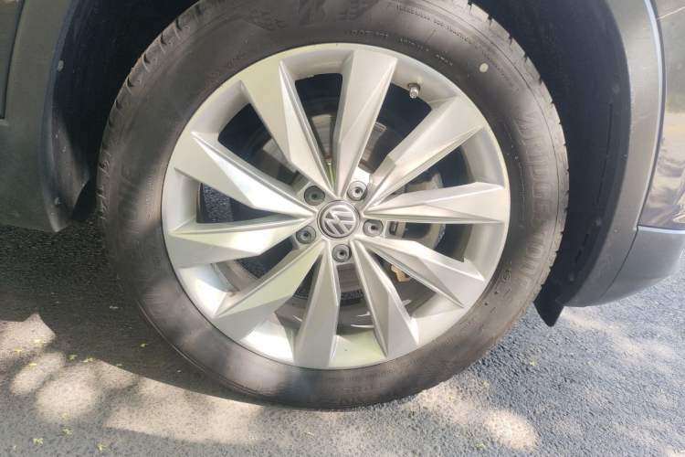 Used Volkswagen Tayron 2020 380TSI Four-Wheel Drive Luxury Connect Pro Edition Right Front Wheel Hub