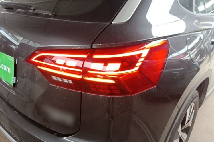 Used Volkswagen Tayron 2020 280TSI Two-Wheel Drive Luxury Connect Edition Right Rear Taillight