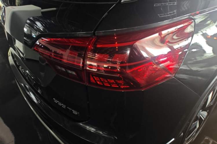 Used Volkswagen Tayron 2020 330TSI Two-Wheel Drive Luxury Smart Connectivity Version Right Rear Taillight