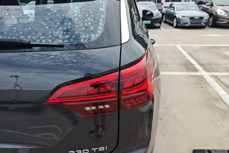Used Volkswagen Tayron 2020 330TSI Two-Wheel Drive Luxury Smart Connectivity Version Right Rear Taillight