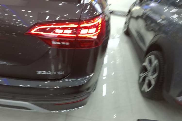 Used Volkswagen Tayron 2020 330TSI Two-Wheel Drive Luxury Smart Connectivity Version Right Rear Taillight