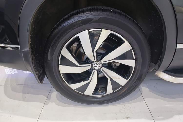 Used Volkswagen Tayron 2020 330TSI Two-Wheel Drive Luxury Smart Connectivity Version Right Rear Wheel Hub