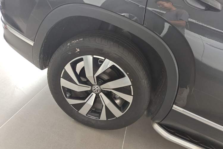Used Volkswagen Tayron 2020 330TSI Two-Wheel Drive Luxury Smart Connectivity Version Right Rear Wheel Hub