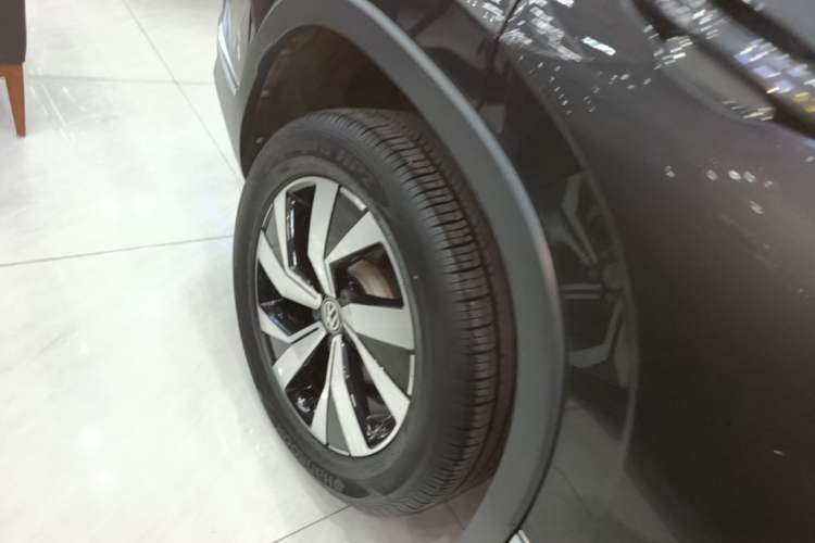 Used Volkswagen Tayron 2020 330TSI Two-Wheel Drive Luxury Smart Connectivity Version Right Rear Wheel Hub