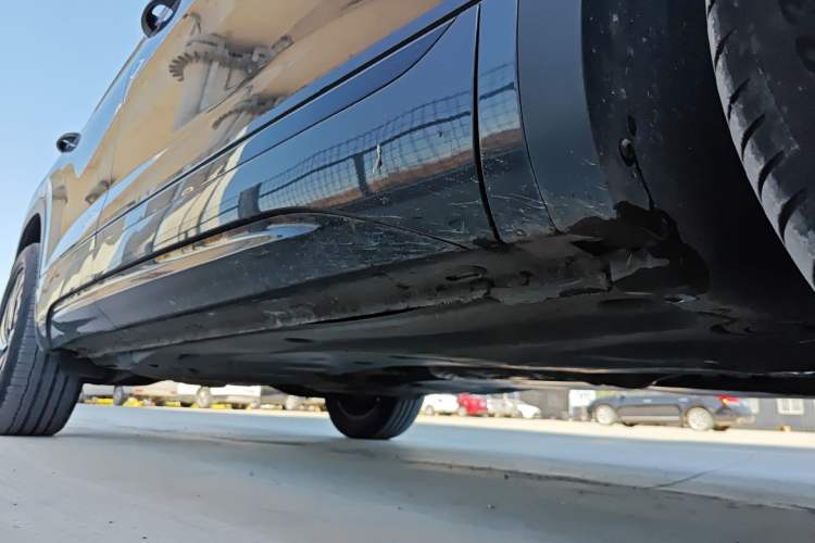 Used Volkswagen Tayron 2020 330TSI Two-Wheel Drive Luxury Smart Connectivity Version Right Side Sill