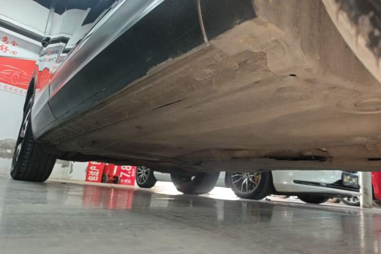 Used Volkswagen Tayron 2020 330TSI Two-Wheel Drive Luxury Smart Connectivity Version Right Side Sill