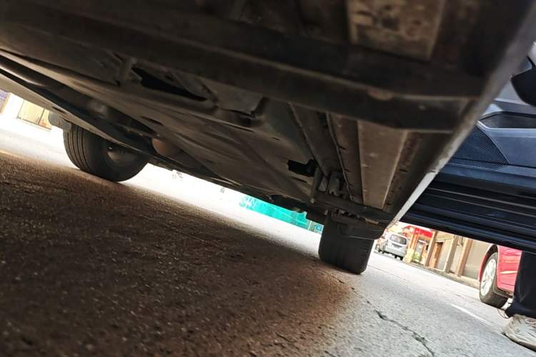 Used Volkswagen Tayron 2020 330TSI Two-Wheel Drive Luxury Smart Connectivity Version Right Side Sill