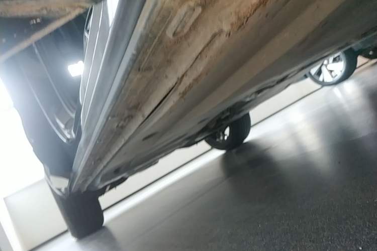 Used Volkswagen Tayron 2020 380TSI All-Wheel Drive R-Line Connected Version Right Side Sill
