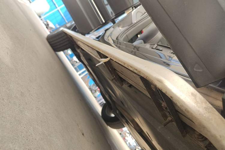 Used Volkswagen Tayron 2020 330TSI Two-Wheel Drive Luxury Smart Connectivity Version Right Side Sill