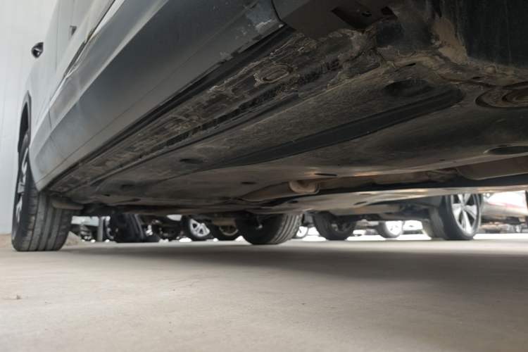 Used Volkswagen Tayron 2020 330TSI Two-Wheel Drive Luxury Smart Connectivity Version Right Side Sill