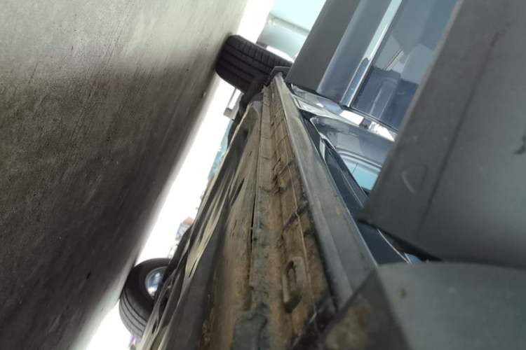 Used Volkswagen Tayron 2020 330TSI Two-Wheel Drive Luxury Smart Connectivity Version Right Side Sill