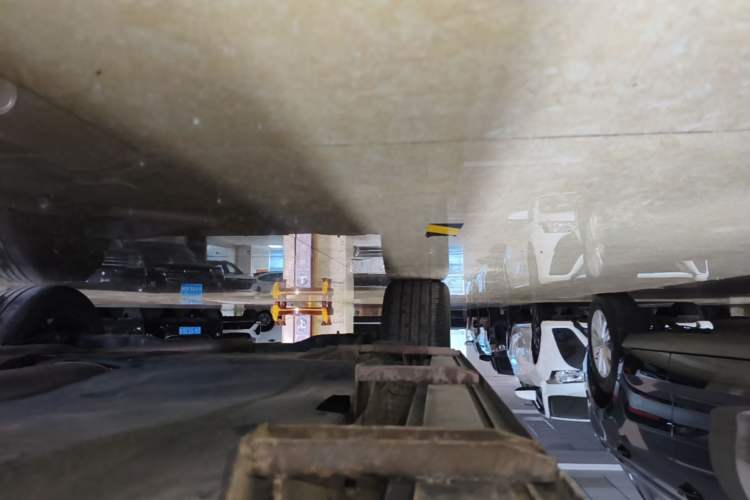 Used Volkswagen Tayron 2020 280TSI Two-Wheel Drive Luxury Connect Edition Right Side Sill