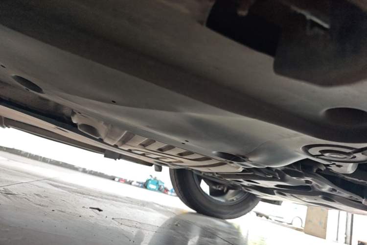 Used Volkswagen Tayron 2020 280TSI Two-Wheel Drive Luxury Connect Edition Right Side Sill