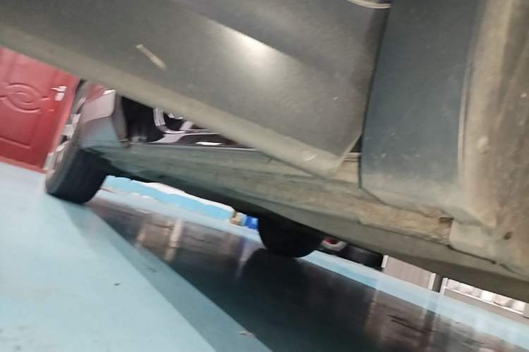 Used Volkswagen Tayron 2020 330TSI Two-Wheel Drive Luxury Smart Connectivity Version Right Side Sill