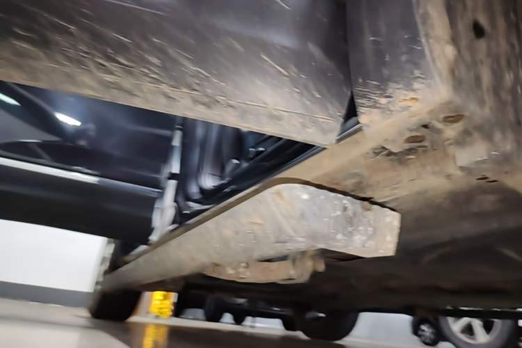Used Volkswagen Tayron 2020 330TSI Two-Wheel Drive Luxury Smart Connectivity Version Right Side Sill
