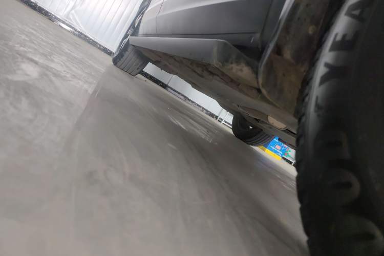 Used Volkswagen Tayron 2020 330TSI Two-Wheel Drive Luxury Smart Connectivity Version Right Side Sill