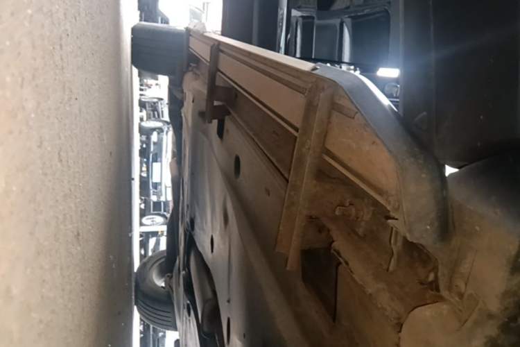Used Volkswagen Tayron 2020 330TSI Two-Wheel Drive Luxury Smart Connectivity Version Right Side Sill