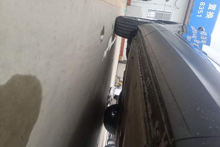 Used Volkswagen Tayron 2020 330TSI Two-Wheel Drive Luxury Smart Connectivity Version Right Side Sill