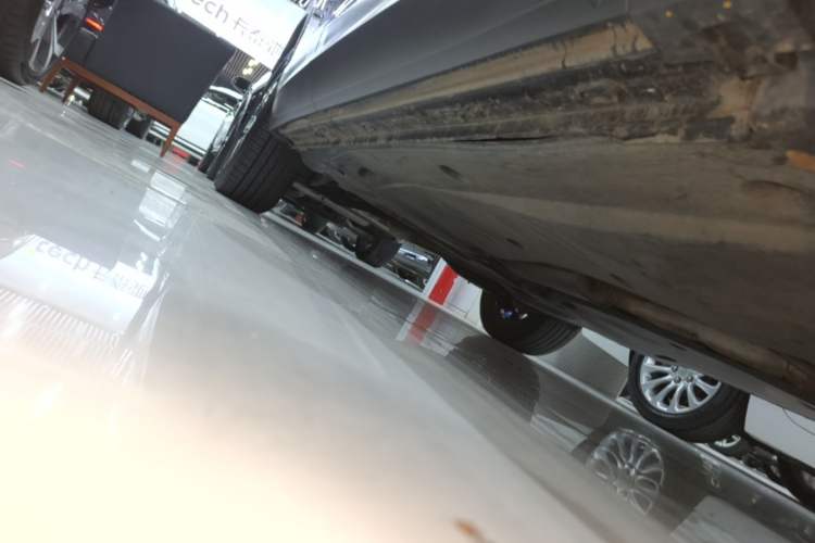 Used Volkswagen Tayron 2020 330TSI Two-Wheel Drive Luxury Smart Connectivity Version Right Side Sill